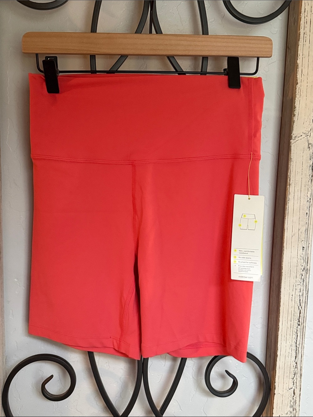All In Motion |Women's High-Waist Coral Everyday Soft 6in Active Shorts | Size M